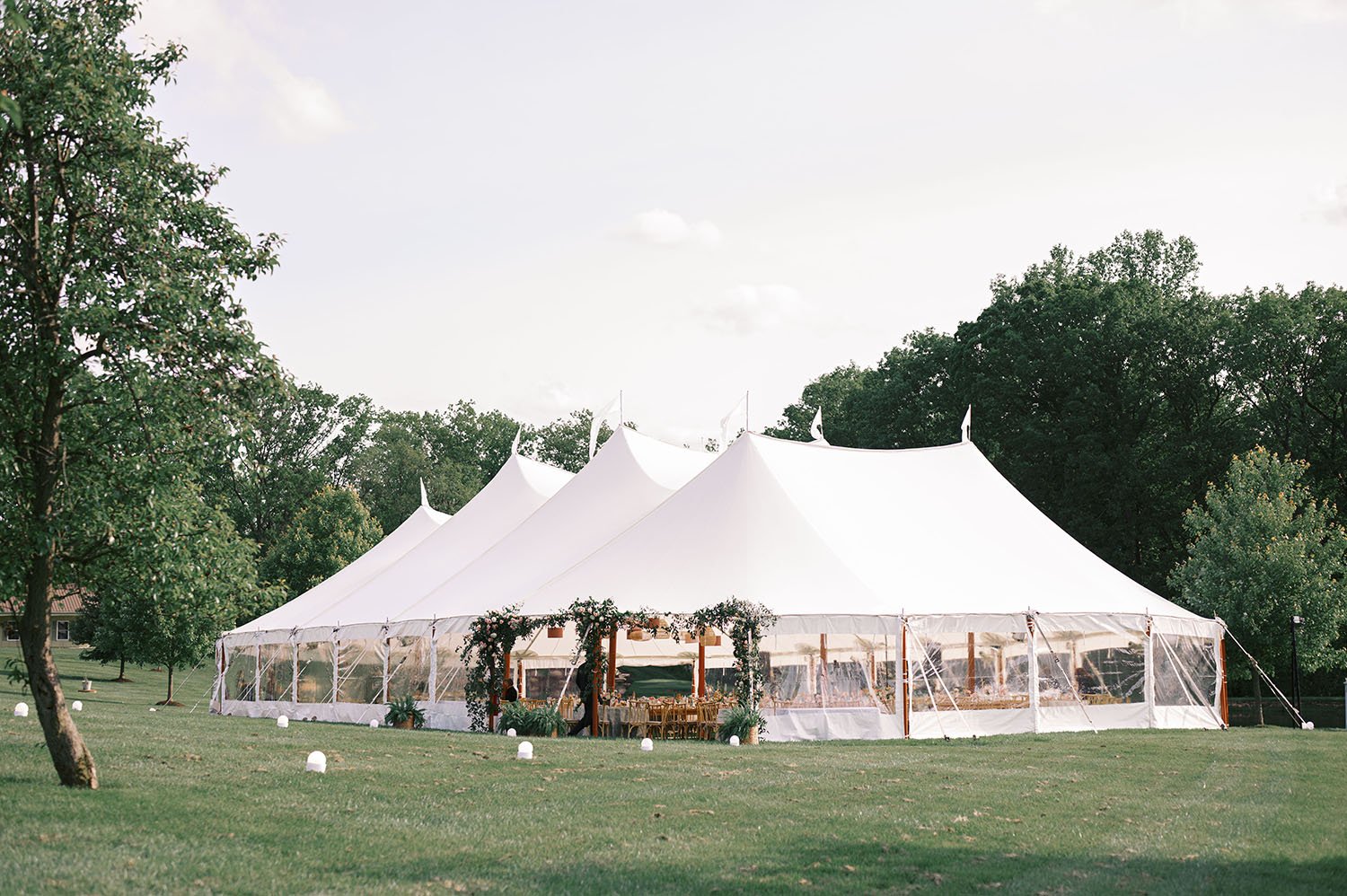 sse-tent-wedding-lighting-taylor-joe-01